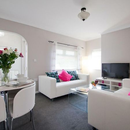 Grove Cottage Basingstoke Buitenkant foto